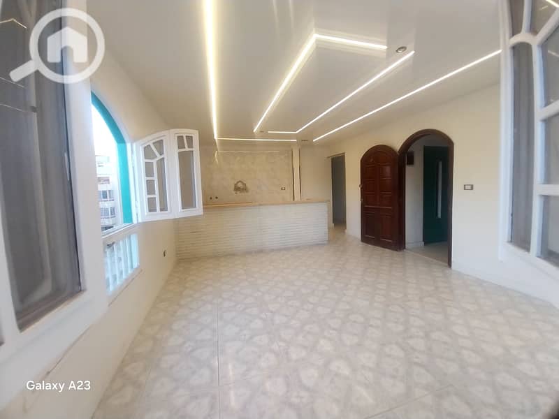 Apartment steps from the sea for sale in Alexandria, Al-Nakheel Beach, ultra-lux finish. - Więcej