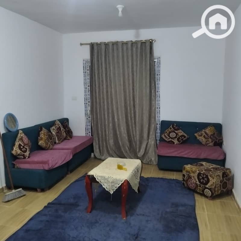 Furnished apartment for rent, one minute from the main street and the device next to four malls that have all the required services. Two rooms, a bathroom, and a kitchen. Floor: Ground. The location is very special: 800 acres – overlooking Land Escape North, close to all services, one minute from the club, swimming pools, shops, and markets. The apartment is. - Więcej