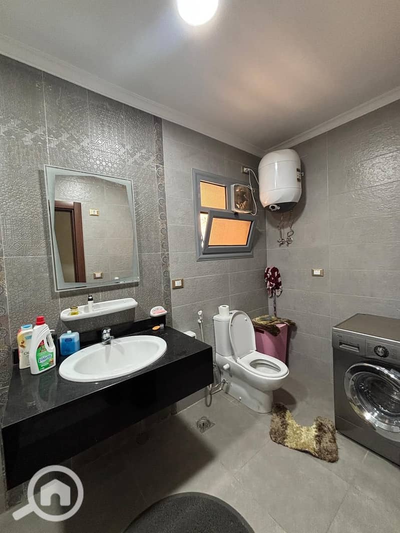 Furnished apartment for rent in One Katameya Compound, hotel-style furnishings, open view - Więcej