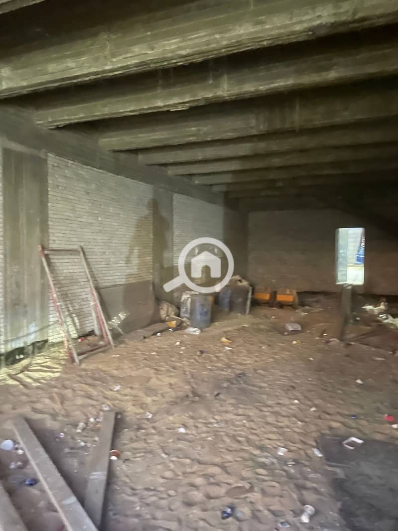 Commercial shop for rent – a unique investment opportunity in the heart of 6th of October. Location: directly in front of Mercedes-Benz. - Więcej