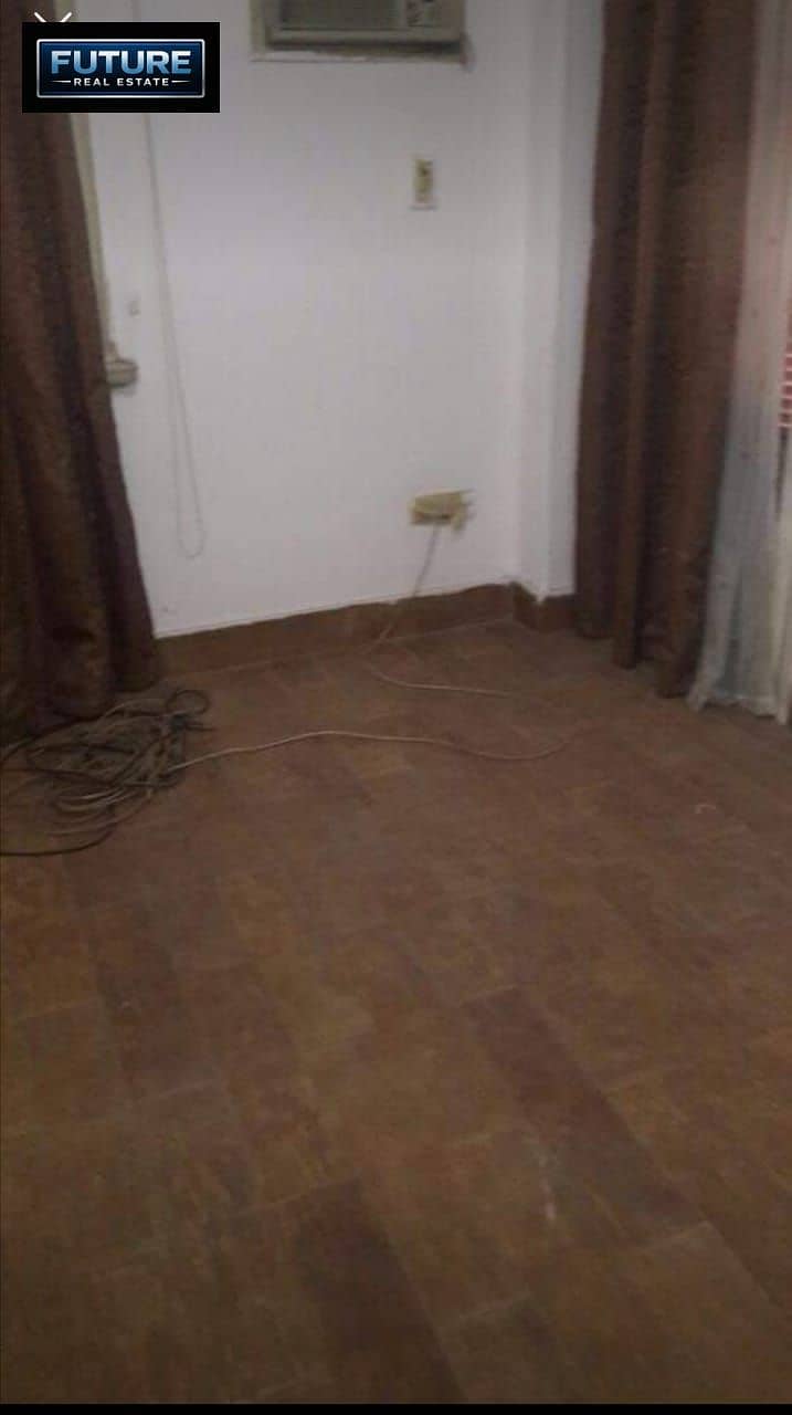 A 190 m apartment in Al-Ma'raj Al-'Ulwi in Zahraa Al-Maadi, the second neighborhood behind Carrefour directly. - Mehr