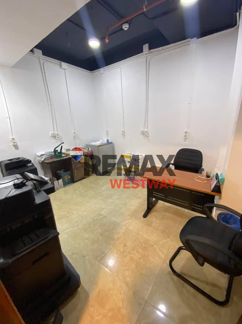 Office for rent in Polygon بيفرلي هيلز الشيخ زايد - Mehr