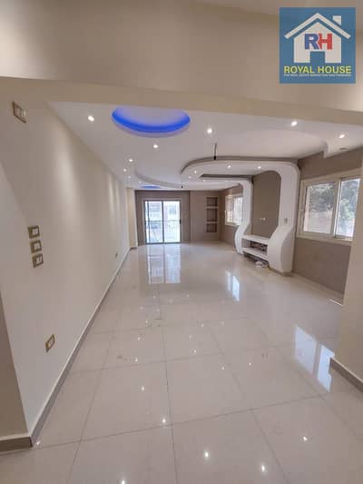 3 Bedroom Flat for Sale in Nasr City, Cairo - WhatsApp Image 2025-12-23 at 11.48. 08 AM (1). jpeg 3 Bedroom Flat for Sale in Nasr City, Cairo - WhatsApp Image 2025-12-23 at 11.48. 08 AM (1). jpeg