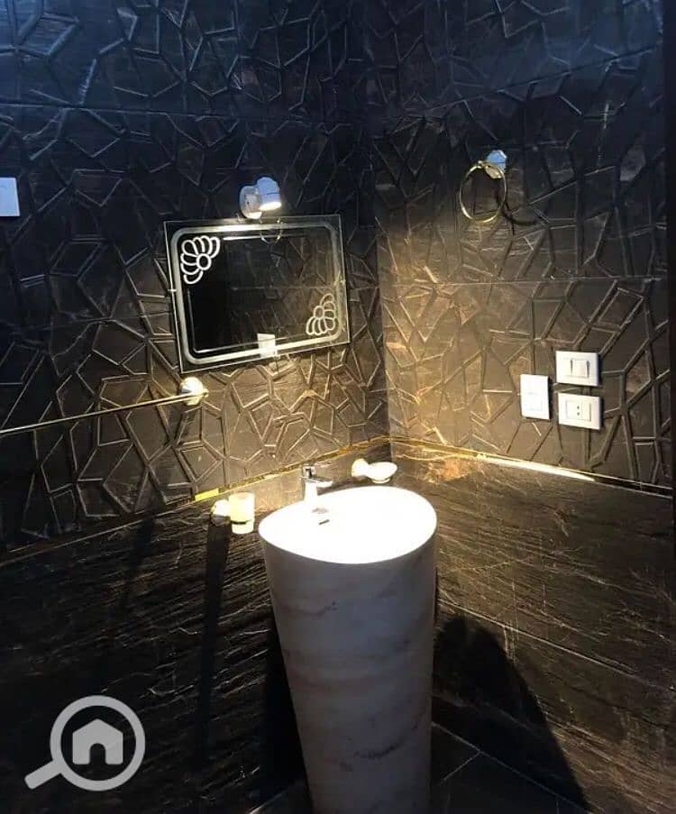 2 369852. jpg