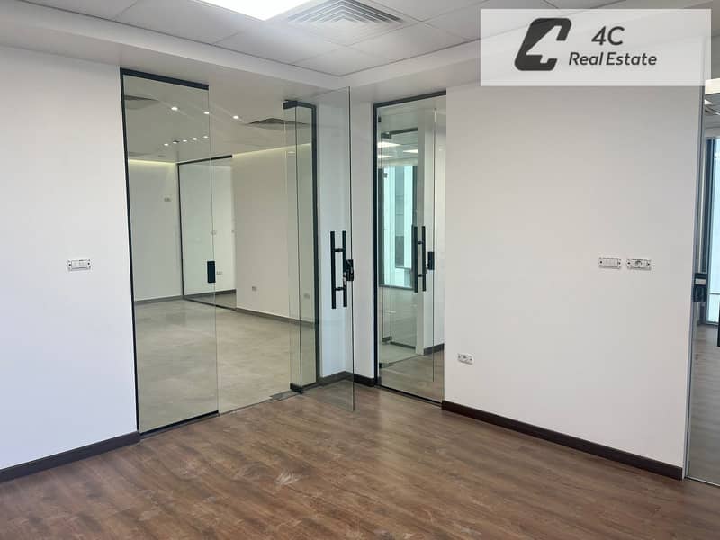 Best investment opportunity Ultra-super deluxe finishing with acs administrative office 142 m in the best location in Hyde Park Fifth Settlement - Mehr