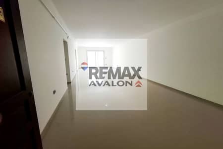 3 Bedroom Flat for Rent in Saba Pasha, Alexandria - WhatsApp Image 2026-06-15 at 2.40. 00 PM (2). jpg 3 Bedroom Flat for Rent in Saba Pasha, Alexandria - WhatsApp Image 2026-06-15 at 2.40. 00 PM (2). jpg