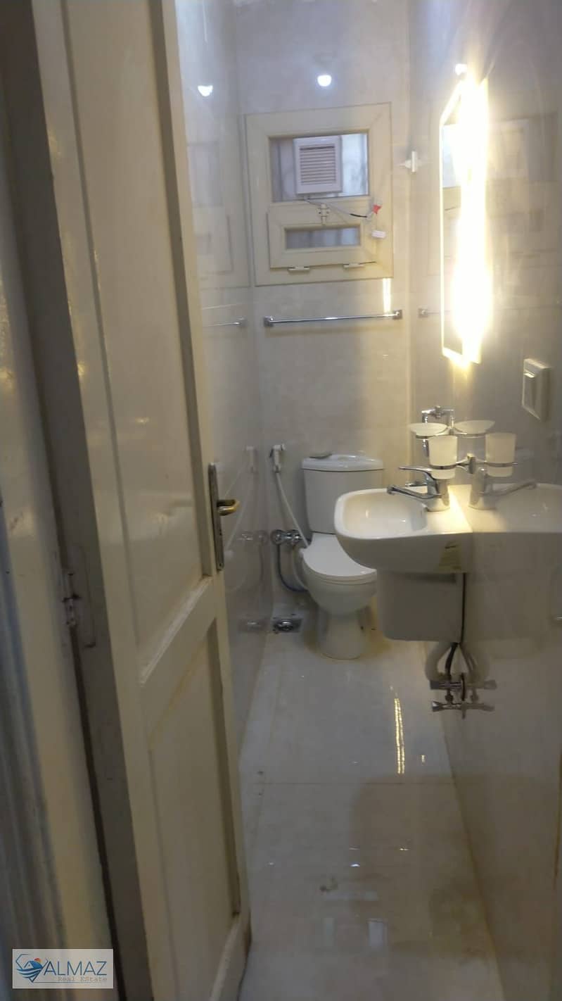 Unfurnished duplex, 200 sq m, for rent in Arabiya Compound, Fifth Settlement, near main roads and 90th Street. - Widok 5