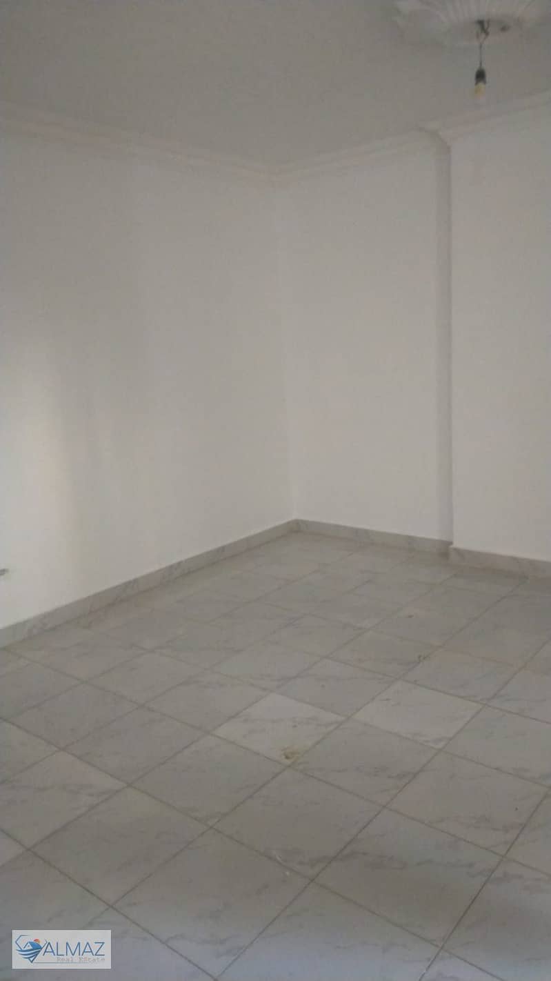 Unfurnished duplex, 200 sq m, for rent in Arabiya Compound, Fifth Settlement, near main roads and 90th Street. - Widok 6