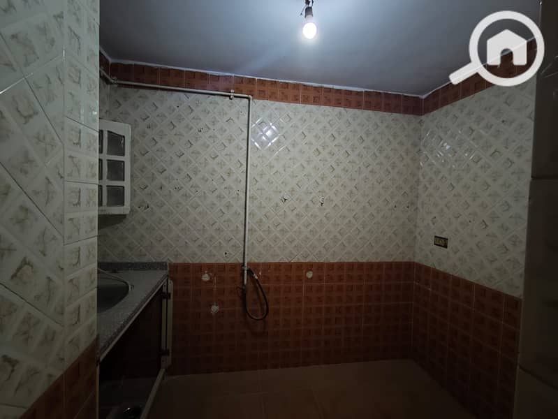 Excellent Opportunity | Registered apartment with a share of the land - built in 2010 - near Shubra Street and Rod El Farag Metro Station - Widok 6