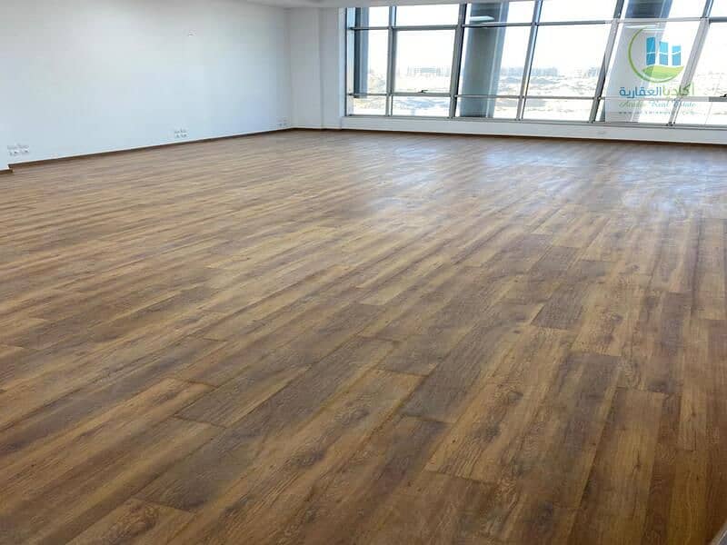 First Use - Finished Administrative Office 150m² in Centro Mall, opposite the American University in Cairo (AUC), Sector 4, South 90th Street - Fler