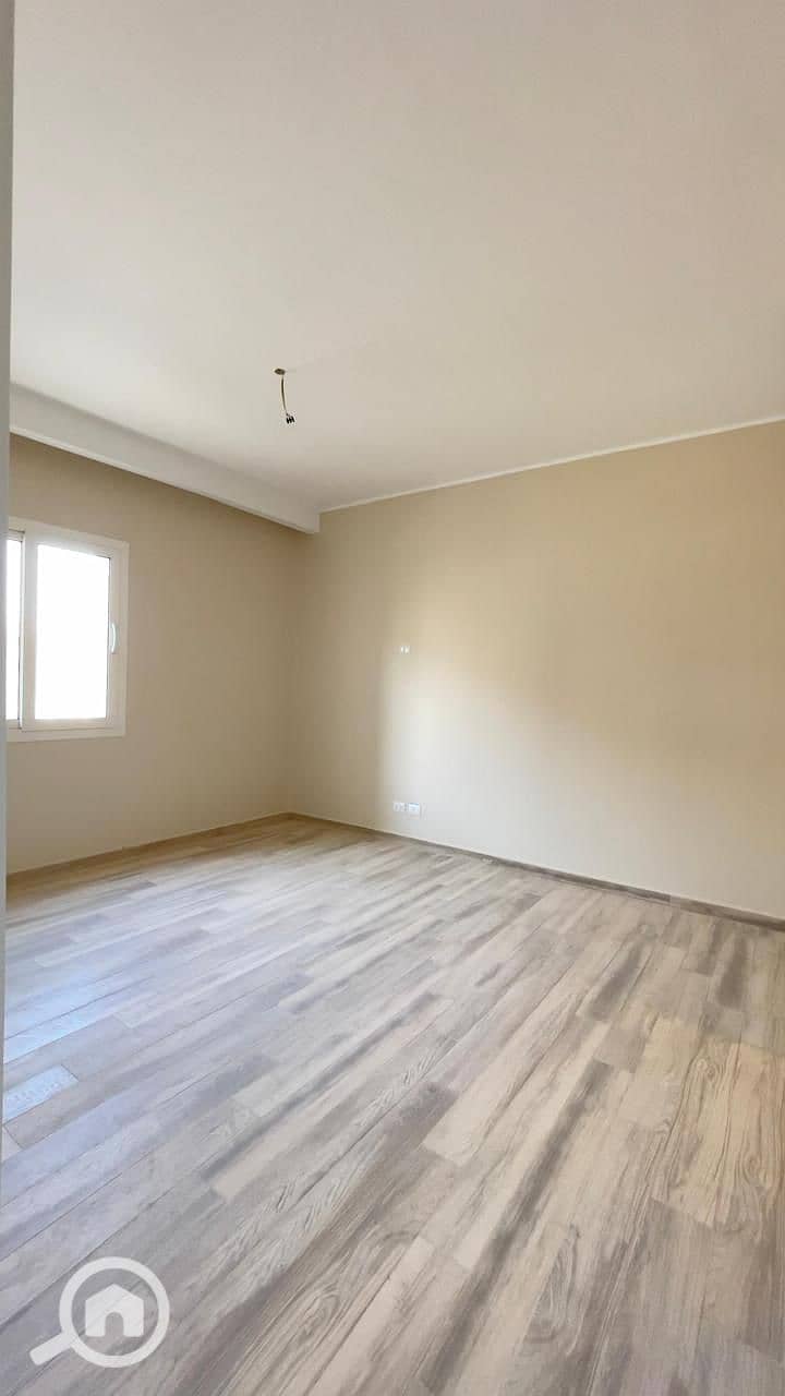 Apartment for rent in October Plaza Sodic compound, with kitchen and air conditioning. - Widok 4