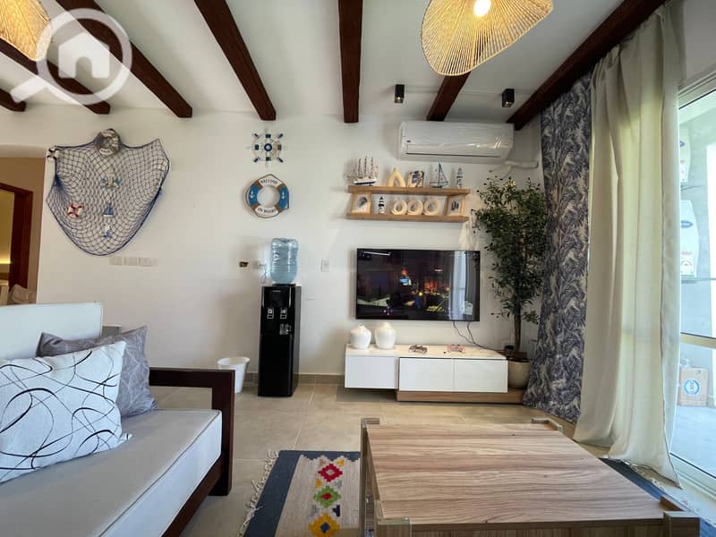 For rent: a two-bedroom chalet on the ground floor with a garden by the swimming pool at Mountain View Ras El Hikma. - Więcej