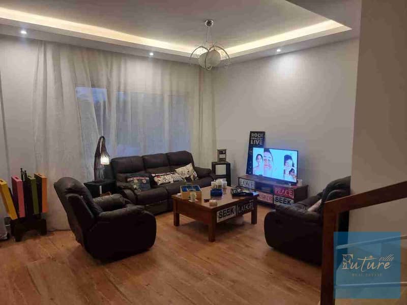 For Sale – Spacious Duplex in North Coast  Layout: 3 Bedrooms + Nanny’s Room  View: Pool and Sea  Walking Distance to the Beach: 3 minutes  Price: 3 million EGP below market value  Prime location in the heart of the North Coast – pohled 6