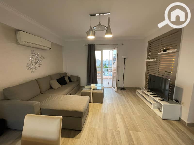 First floor chalet pool view for rent in Mountain view ras el hikma - Więcej