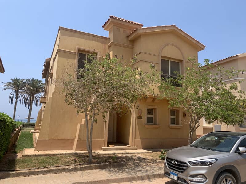 Luxury Beachfront Villa فيلا صف اول على البحر مباشرة Luxury Beachfront Villa فيلا صف اول على البحر مباشرة