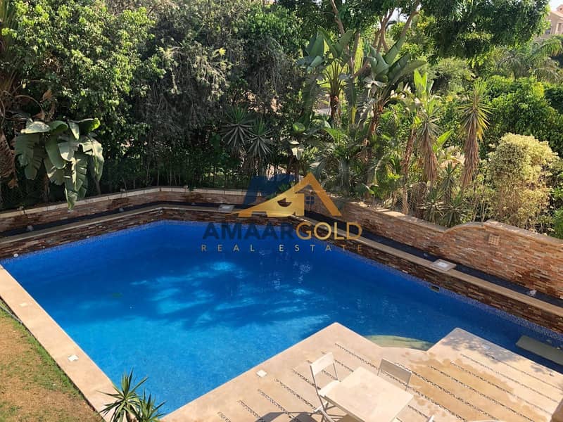Amazing Villa for Sale in Katameya Hills in new cairo 670 sqm Land Heated Pool & Jacuzzi Near AUC, Mivida & Villette - Widok 2