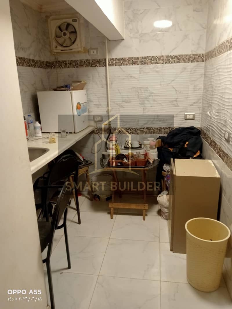 Apartment for rent inside النخيل compound, ground floor, low basement, area 150 square meters, super lux finish, 3 rooms, bathroom, and kitchen only, without reception. Prime location next to the school and the gate. - Ansicht 6