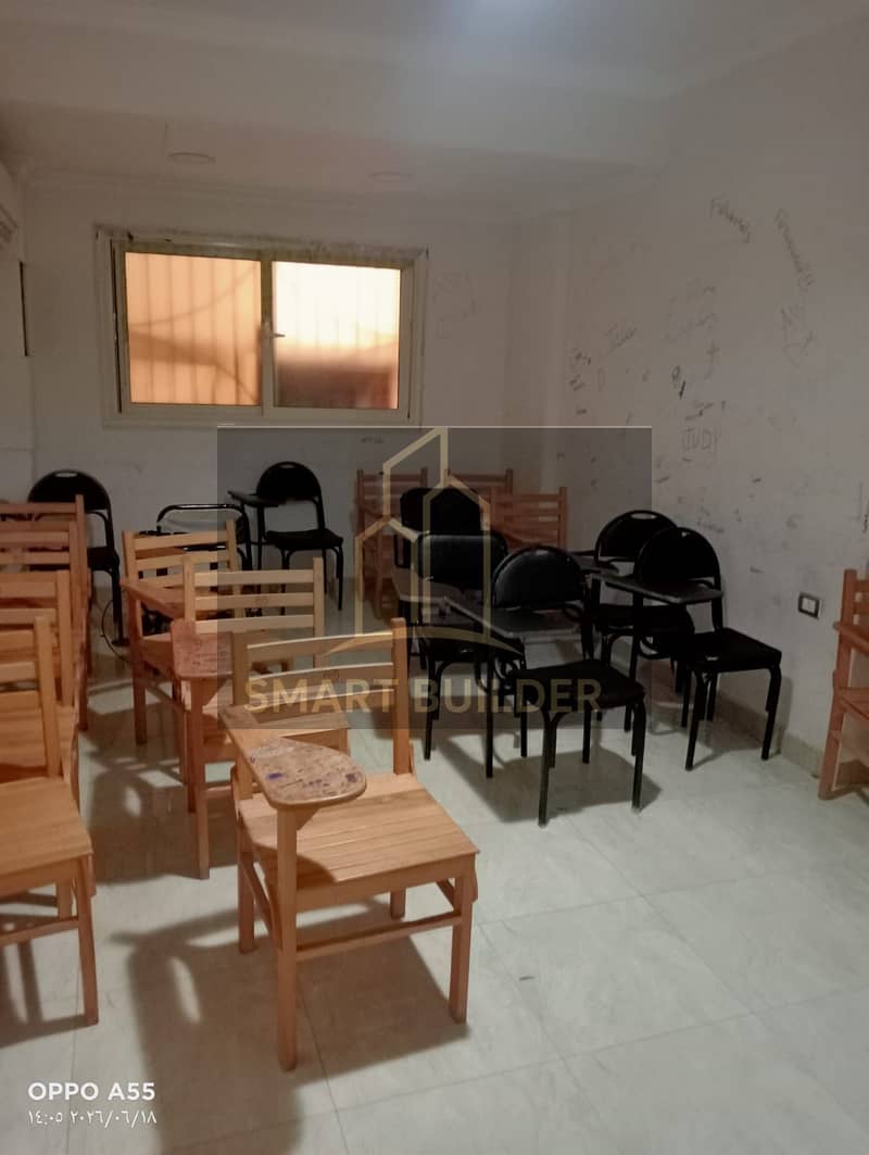 Apartment for rent inside النخيل compound, ground floor, low basement, area 150 square meters, super lux finish, 3 rooms, bathroom, and kitchen only, without reception. Prime location next to the school and the gate. - Mehr