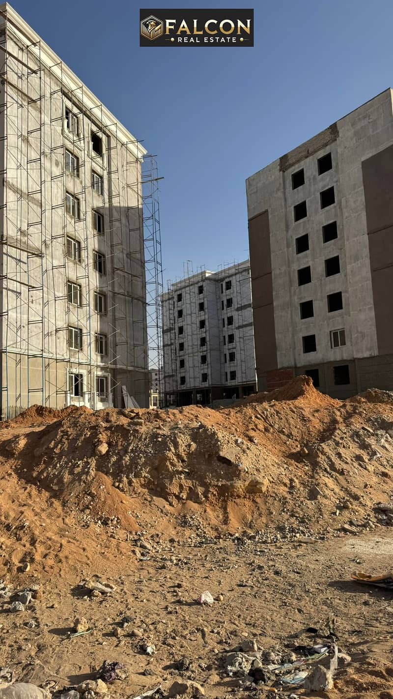 With 35% Discount Recieve immediately a Ready To move 2Br Apartment Direct On Mohammed Nageb Axis Walled With Swan Lake and Stei8ht in 5th Settlement – pohled 5