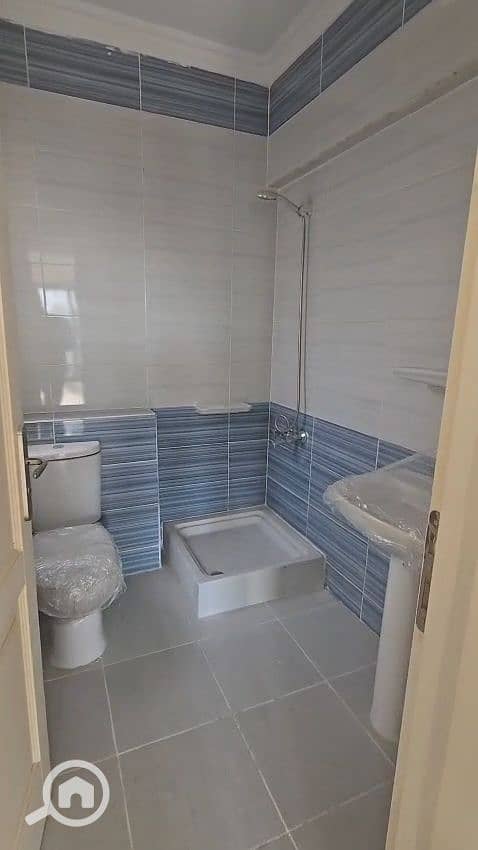 8 1000839058. jpg