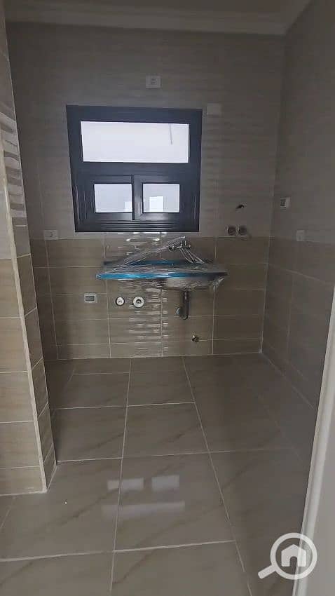 9 1000839060. jpg