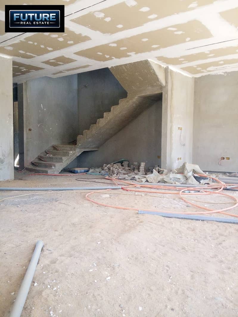 A 405 sq.m corner villa in SODIC East compound in New Heliopolis, Al Shorouk - Daha fazla