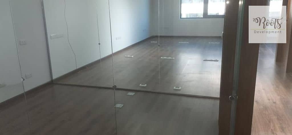 For Rent Administrative office Fully finished ,in a prime location in THE PORTAL SODIC , Sheikh Zayed. - Więcej