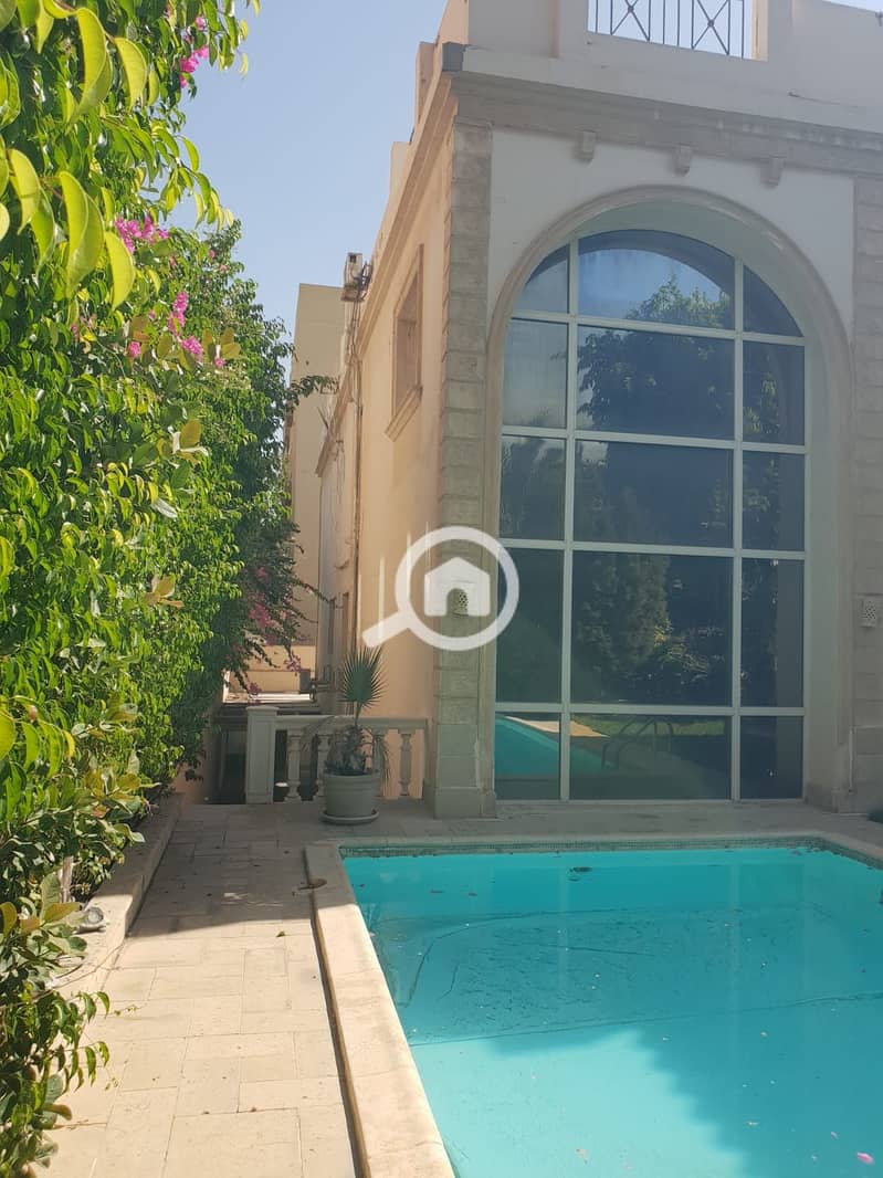 *Villa in West Golf for sale, 670m², basement + ground floor duplex + independent first floor + permit for an additional floor, finished to an extra s - Vista 4