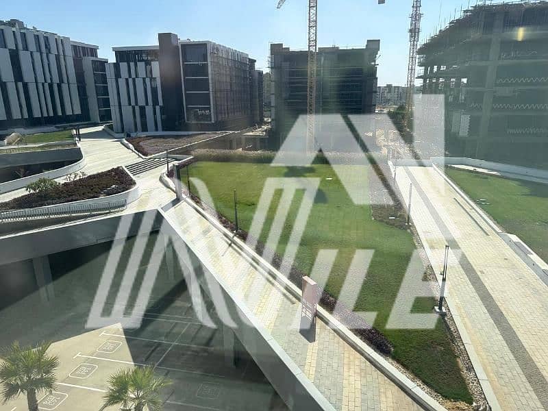 Office For Sale Special View Installments till 2032 At Hyde Park business district- New Cairo - Więcej
