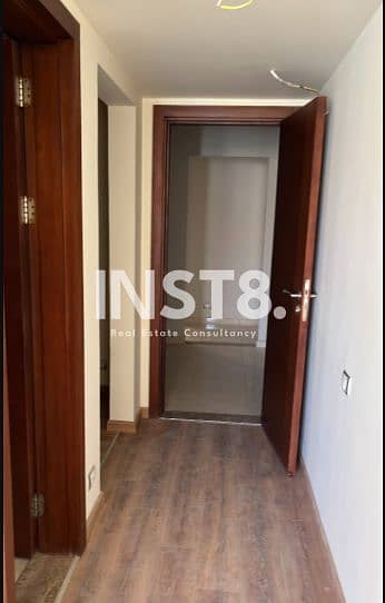 Luxury Penthouse for Rent Finishing with Kitchen ,ACs in Regents Park - Więcej