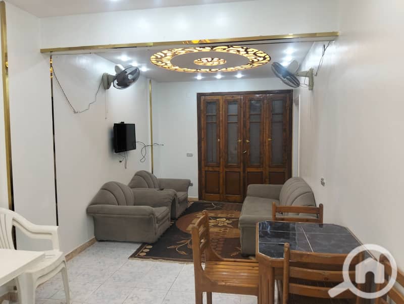 Furnished apartment for rent, new for annual rent, suitable for a family, a groom, or a company. 3 bedrooms, two-piece reception, kitchen, bathroom, first upper floor. All facilities available: water and electricity in Alexandria, Al-Ajami, kilometer 21, near the Palm Beach, fourth line from the sea in a very distinguished location. - Widok 3