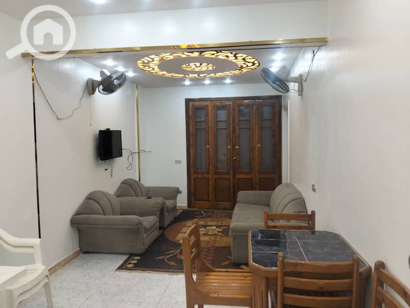 Furnished apartment for rent, new for annual rent, suitable for a family, a groom, or a company. 3 bedrooms, two-piece reception, kitchen, bathroom, first upper floor. All facilities available: water and electricity in Alexandria, Al-Ajami, kilometer 21, near the Palm Beach, fourth line from the sea in a very distinguished location. - Widok 4
