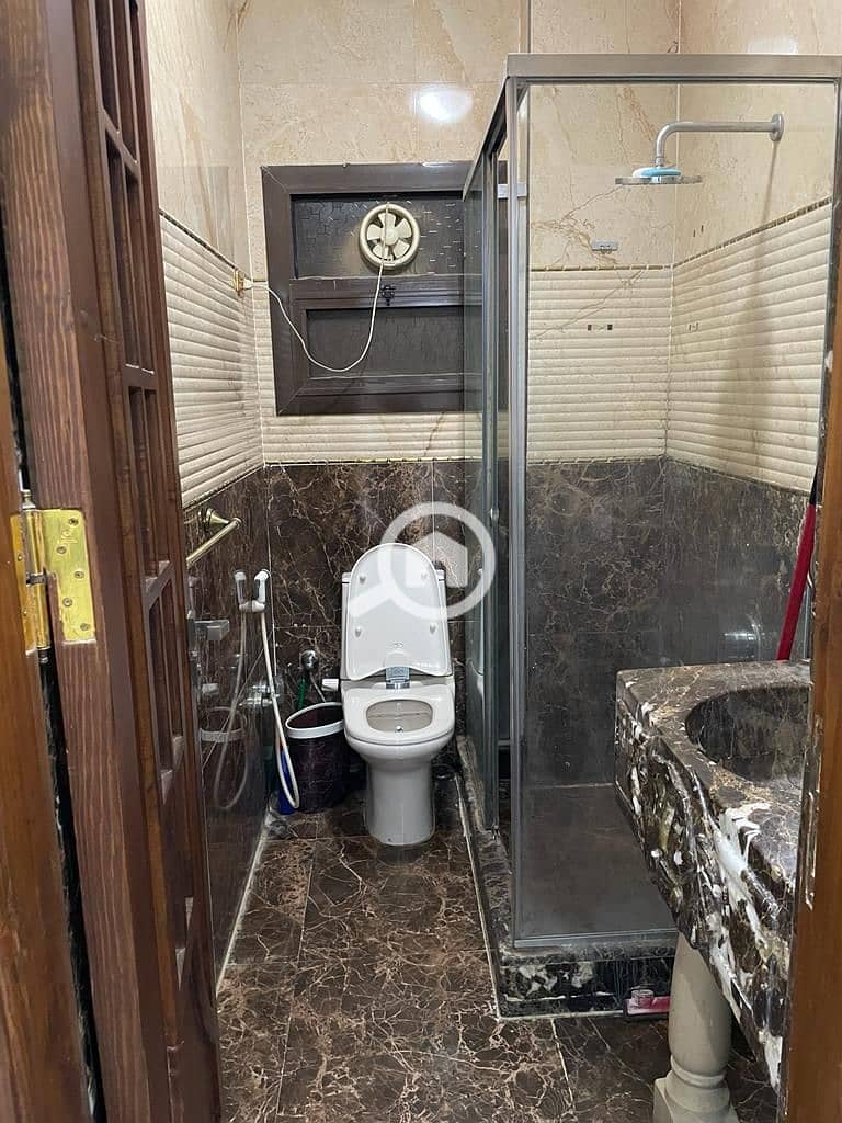 For quick sale in Al Narges Buildings, Fifth Settlement: 130 sq m furnished apartment with ultra-super-lux finishing - Widok 5