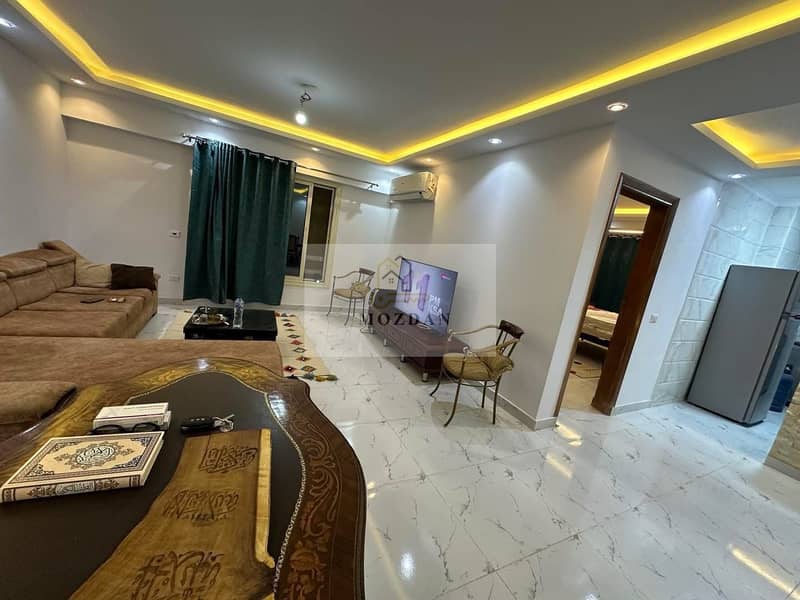 Ultra Super Lux apartment for rent furnished with hotel-quality finishing at the highest level with an open view in the Tenth District in front of Carrefour Zahra Maadi - Ansicht 3