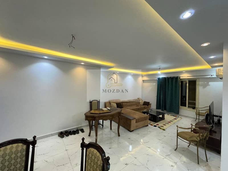 Ultra Super Lux apartment for rent furnished with hotel-quality finishing at the highest level with an open view in the Tenth District in front of Carrefour Zahra Maadi - Ansicht 4