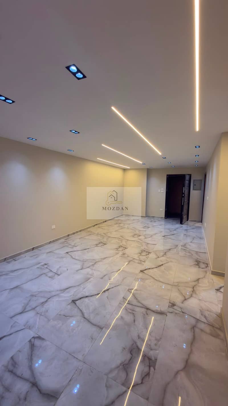 Ultra Super Lux apartment for rent with hotel finishing at the highest level, open view, Al-Shatr Al-Thamin in front of Carrefour Zahraa Al-Maadi - Ansicht 3