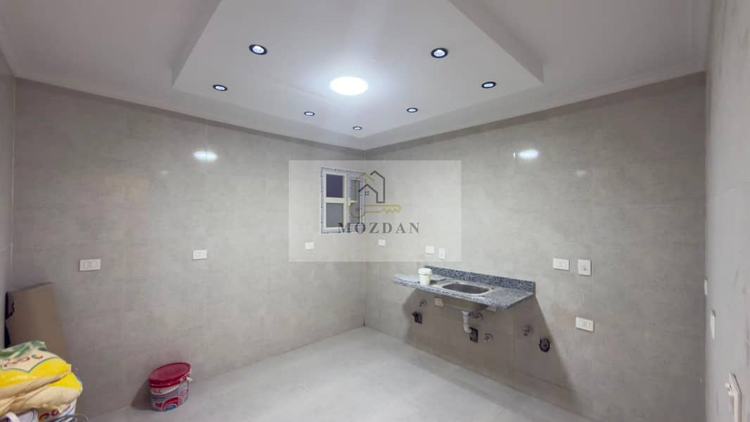 Ultra Super Lux apartment for rent with hotel finishing at the highest level, open view, Al-Shatr Al-Thamin in front of Carrefour Zahraa Al-Maadi - Ansicht 6
