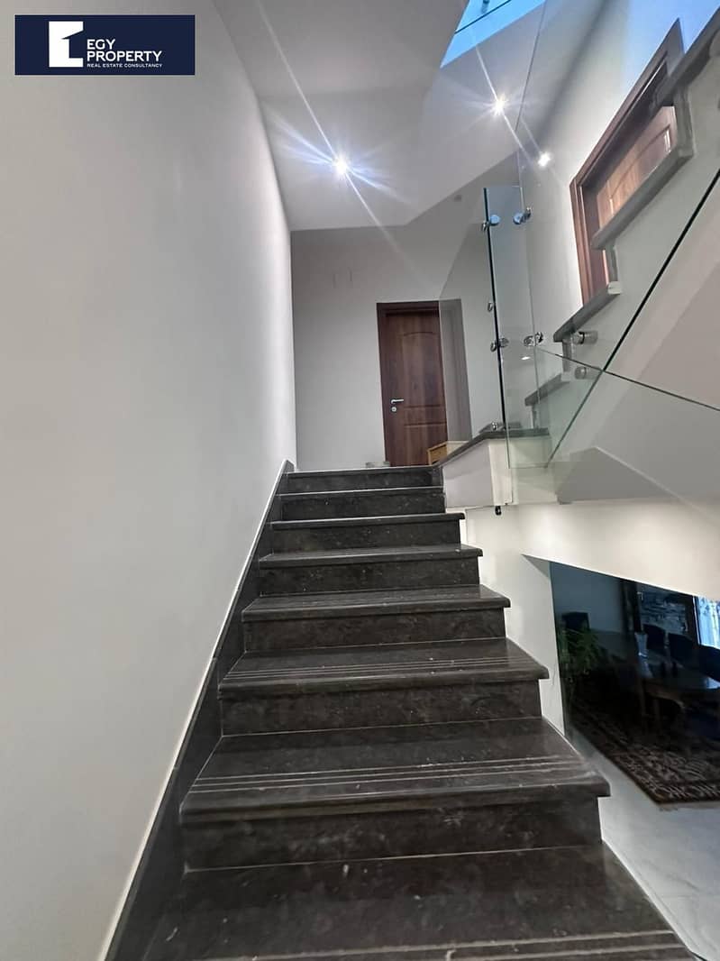 Townhouse villa For Sale in District 5 New Cairo Fully Finished with kitchen and AC's - Ansicht 4