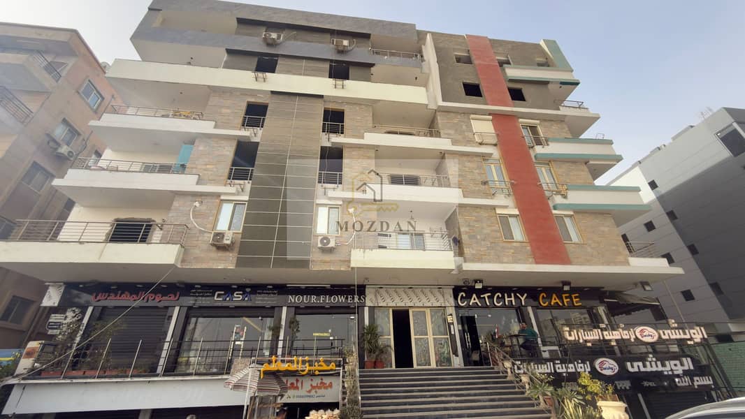 Ultra Super Lux apartment for sale, hotel finishing at the highest level, open view, sector ten in front of Carrefour Zahraa Al-Maadi. – pohled 4