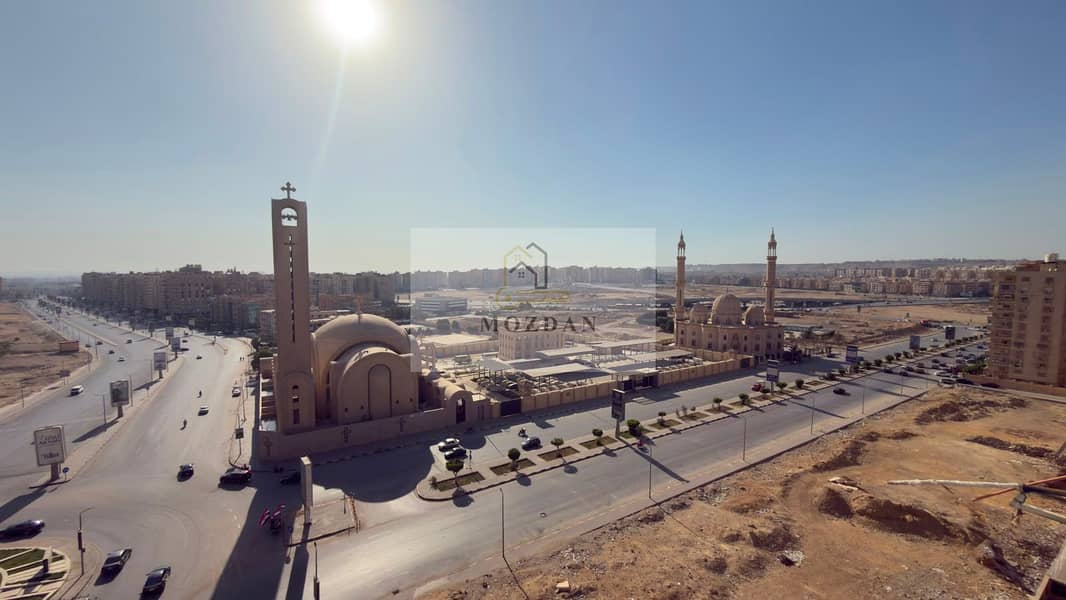 Ultra super lux apartment for rent with hotel finishing at the highest level, open view in the Eighth District, in front of Carrefour Zahraa Maadi - Widok 3