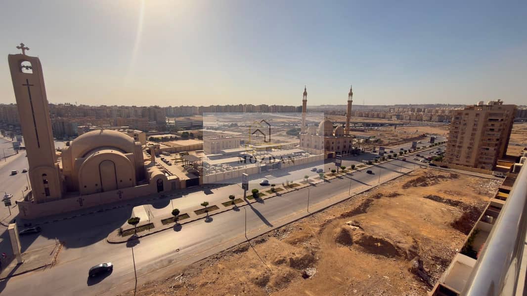 Ultra super lux apartment for rent with hotel finishing at the highest level, open view in the Eighth District, in front of Carrefour Zahraa Maadi - Widok 4