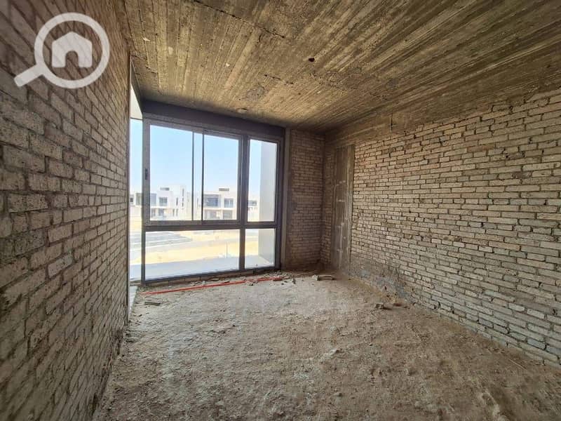 Prime located Villa for sale in Karma Gates Compound Sheikh Zayed, in front of Beverly Hills – pohled 6