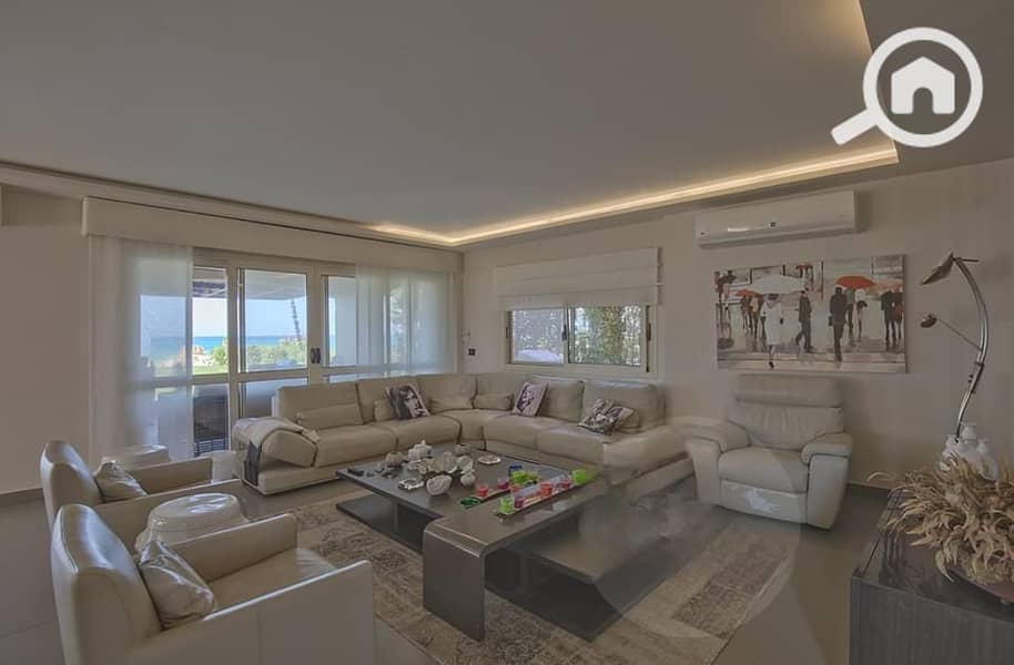 North Coast Hills villa in the first row, 6 rooms in a prime location – další