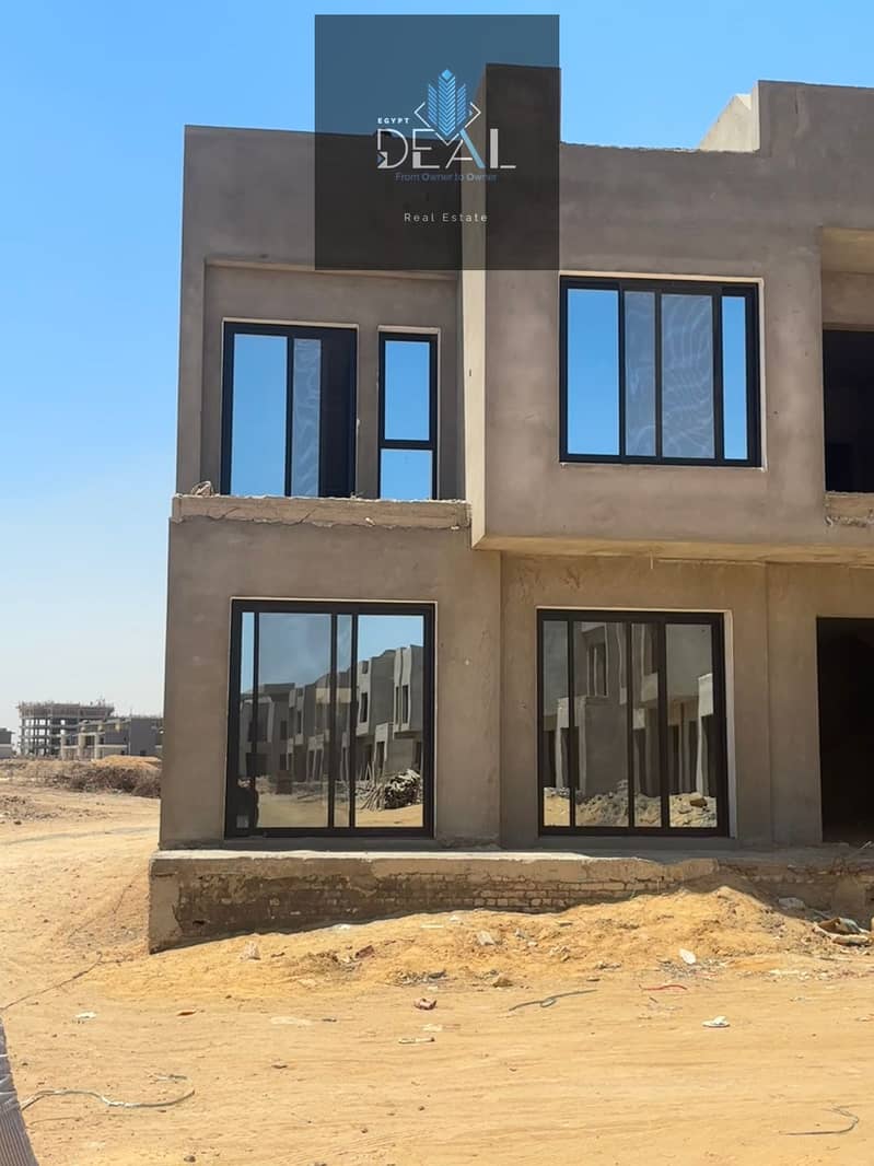 Ready-to-Move Villa in Mostakbal City – Sea-Facing with Open Lagoon & Landscape View - Widok 3