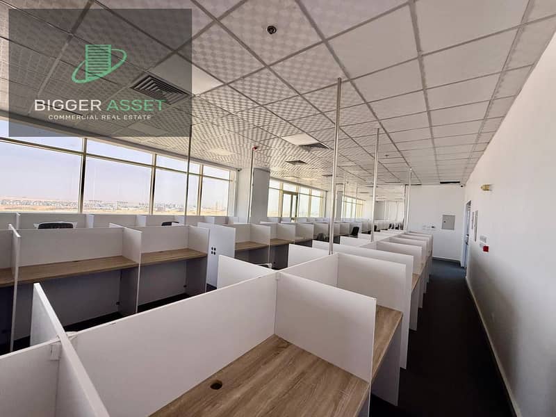 Admin Office 1000Sqm Open Space For Rent fully finished 3 Towers ,New Cairo - Ansicht 3