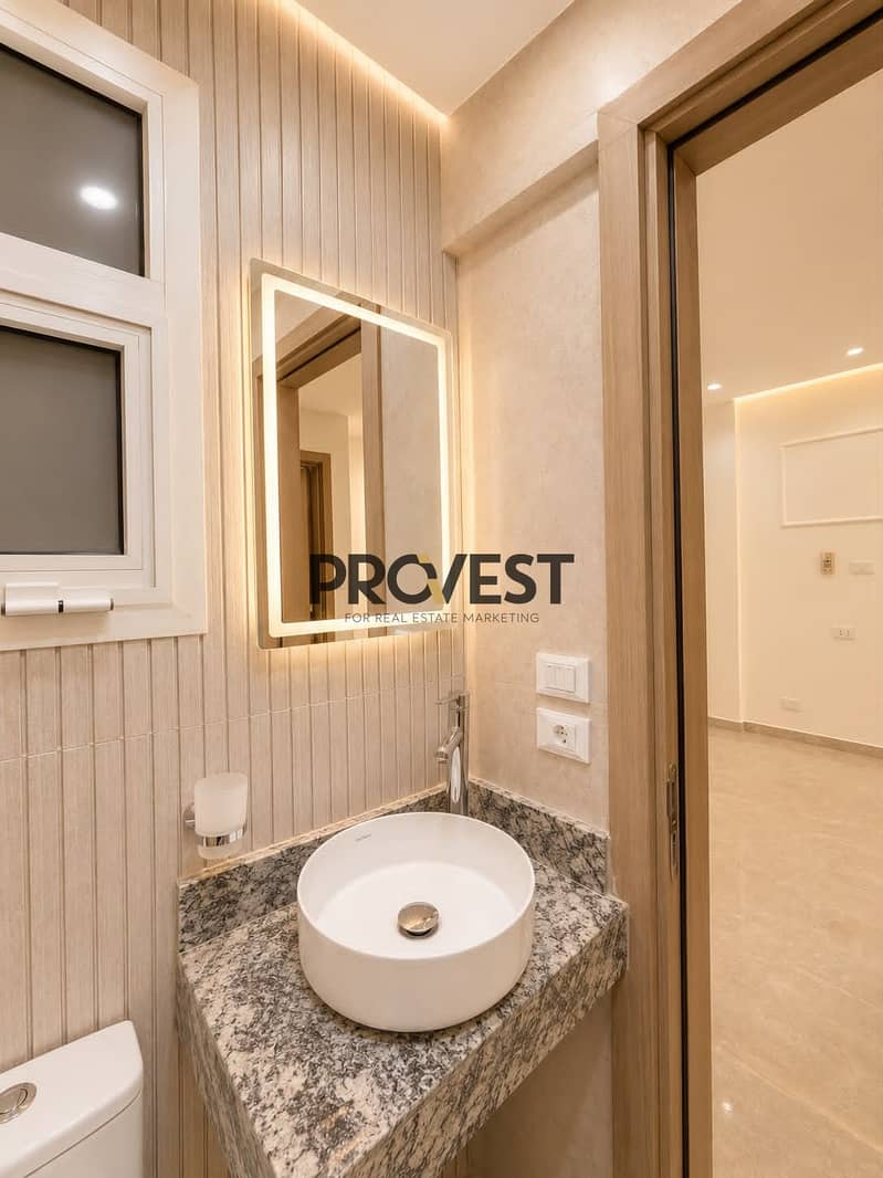 13 1000395560. jpg