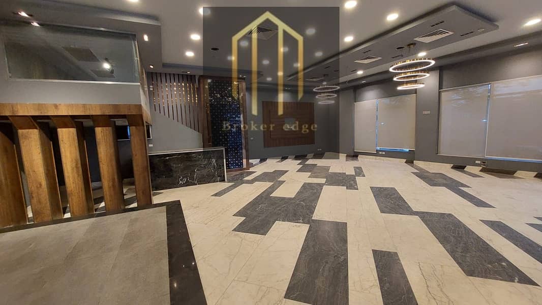Office space for rent in Sheraton at a price of 1200 pounds per meter - Widok 2