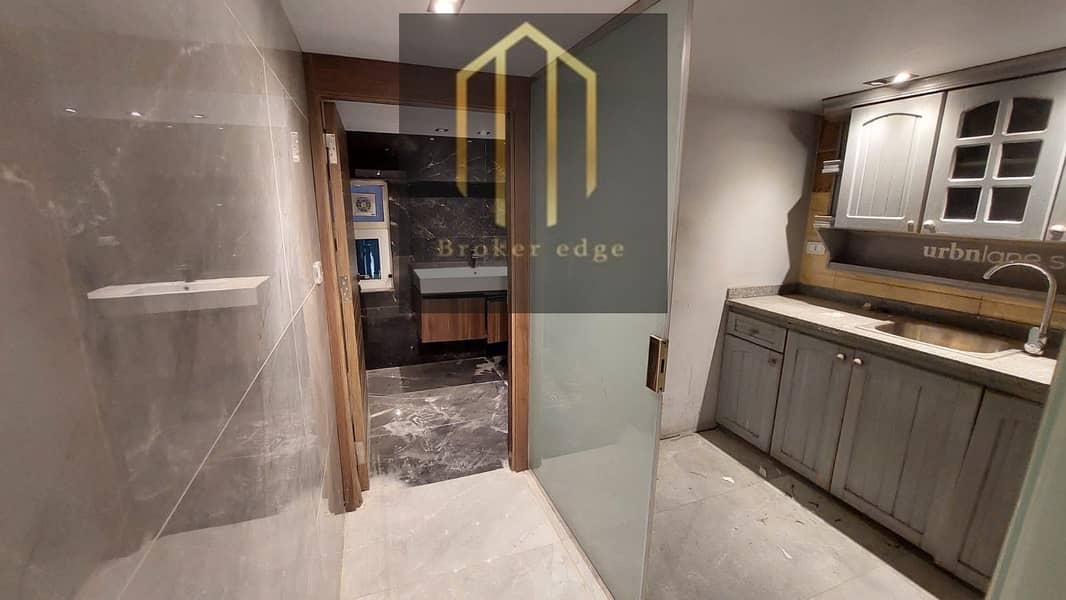 Office space for rent in Sheraton at a price of 1200 pounds per meter - Widok 5
