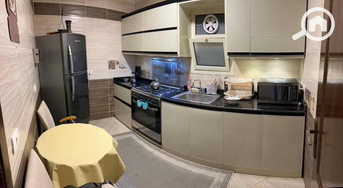 For rent, furnished apartment in a compound in Sheikh Zayed, very elegantly furnished at a special price - Więcej