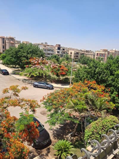 5 Bedroom Flat for Rent in New Cairo, Cairo - للايجار حي ٢ فيلات-التجمع الخامس ٥ غرف -نصف مفروش